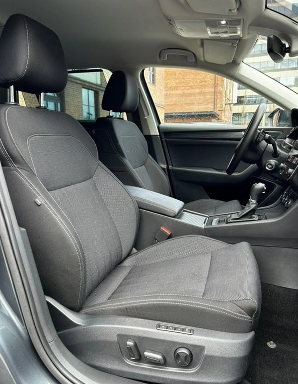 Skoda Superb cena 104900 przebieg: 144000, rok produkcji 2020 z Kraków małe 667